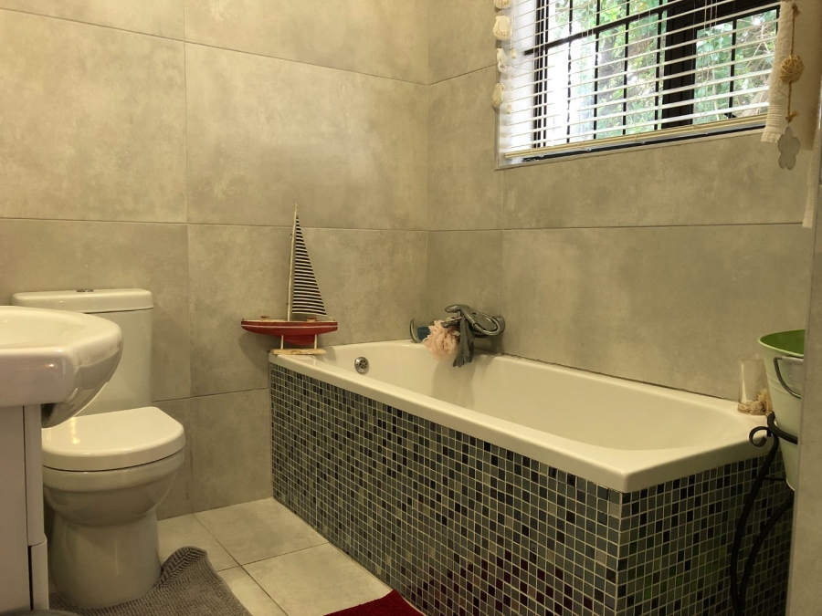 3 Bedroom Property for Sale in De Kelders Western Cape